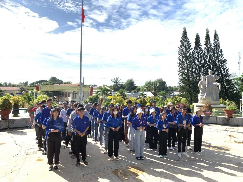 Phát huy tinh thần “uống nước nhớ nguồn” của Chi đoàn đơn vị