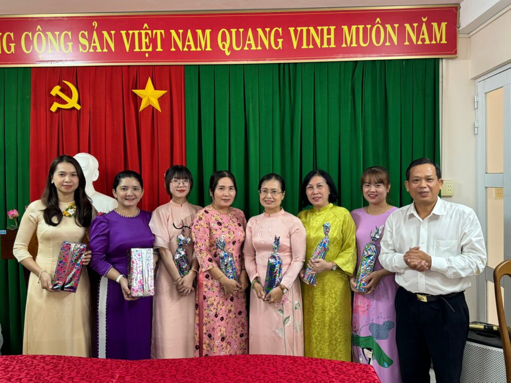 CĐCS Ban Quản lý Khu du lịch quốc gia Núi Sam tổ chức họp mặt Chào mừng Ngày Quốc tế phụ nữ 8-3