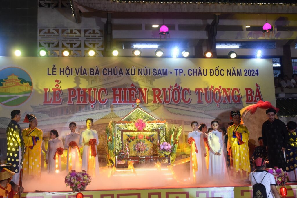 LỄ PHỤC HIỆN RƯỚC TƯỢNG BÀ