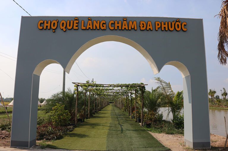 CHỢ QUÊ LÀNG CHĂM ĐA PHƯỚC – SỰ KẾT HỢP DU LỊCH CỘNG ĐỒNG VÀ BẢO TỒN VĂN HÓA TRUYỀN THỐNG CỦA NGƯỜI CHĂM Ở AN GIANG